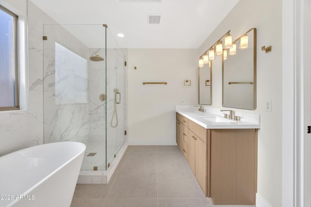 9035 W YUKON Drive, Peoria, AZ 85382