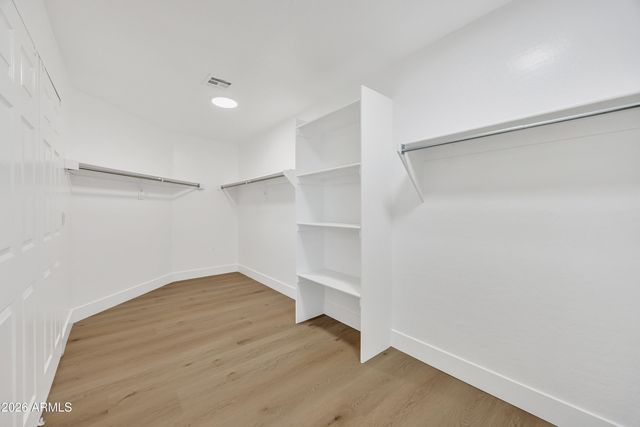 9035 W YUKON Drive, Peoria, AZ 85382