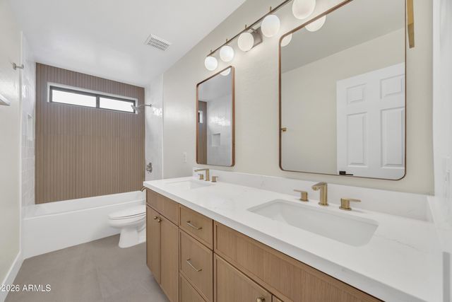 9035 W YUKON Drive, Peoria, AZ 85382