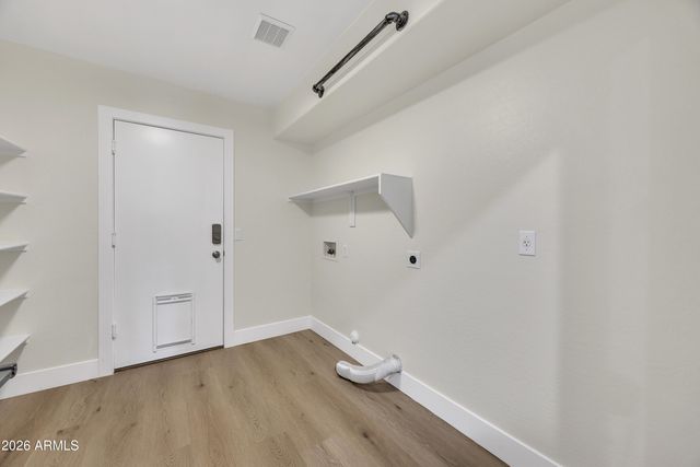 9035 W YUKON Drive, Peoria, AZ 85382