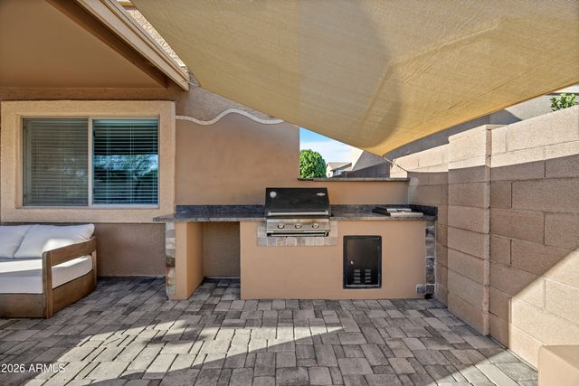 9035 W YUKON Drive, Peoria, AZ 85382