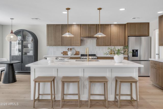 9035 W YUKON Drive, Peoria, AZ 85382