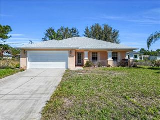 2610 40th ST W, Lehigh Acres, FL 33971
