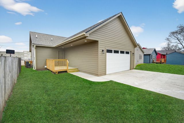 2517 Shaw Street, Des Moines, IA 50317