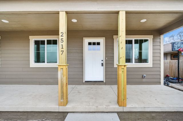 2517 Shaw Street, Des Moines, IA 50317