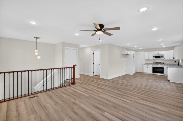 2517 Shaw Street, Des Moines, IA 50317