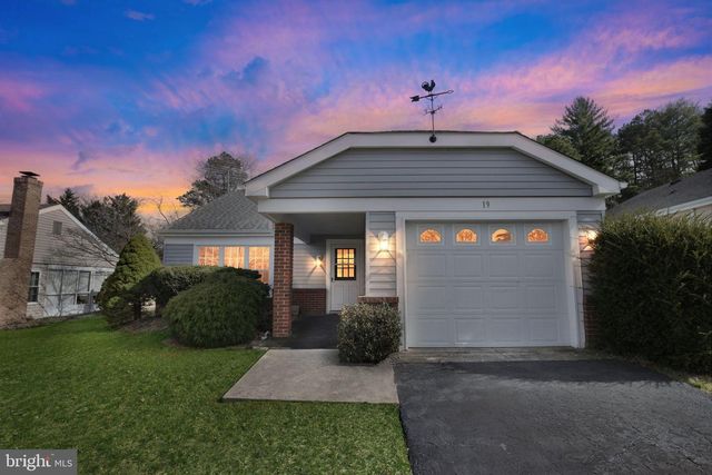 19 STAMFORD PL, Southampton, NJ 08088