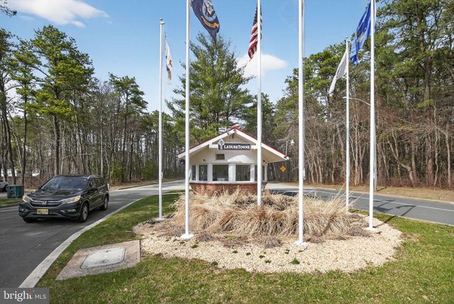 19 STAMFORD PL, Southampton, NJ 08088