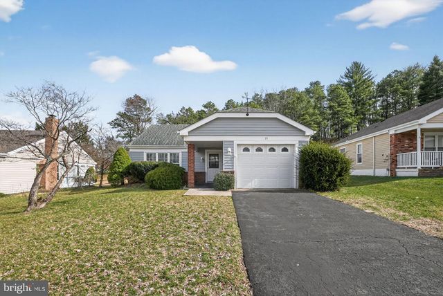 19 STAMFORD PL, Southampton, NJ 08088