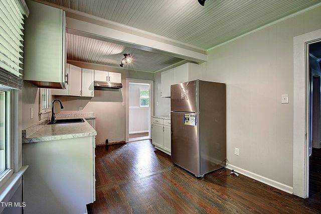 582 Coal Chute Road, Elizabethton, TN 37643