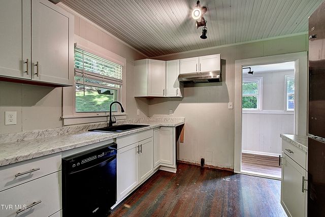 582 Coal Chute Road, Elizabethton, TN 37643