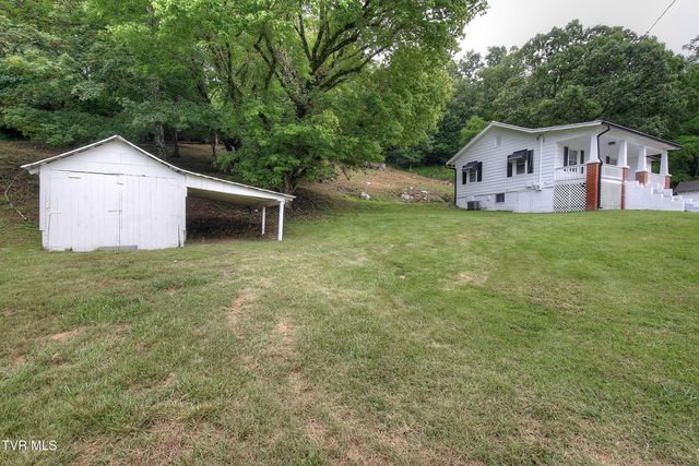 582 Coal Chute Road, Elizabethton, TN 37643