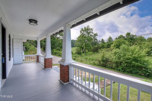 582 Coal Chute Road, Elizabethton, TN 37643