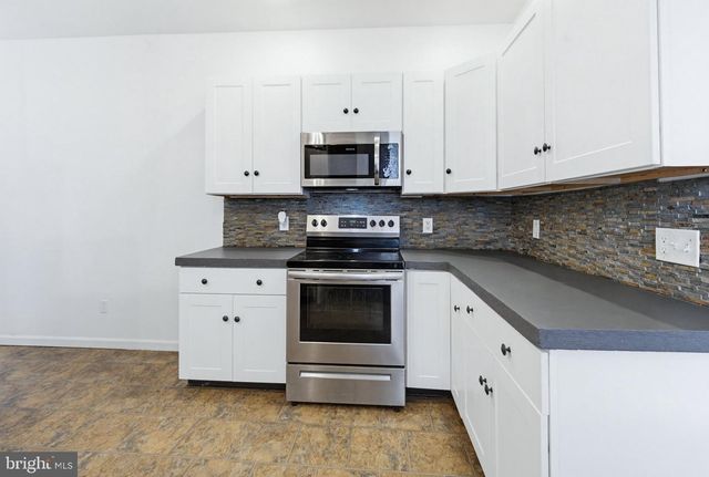 244 E HIGH ST, Womelsdorf, PA 19567