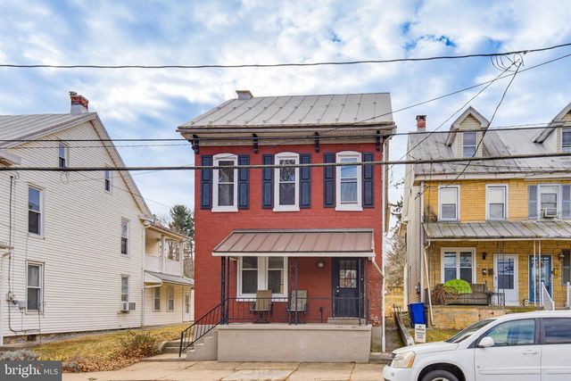 244 E HIGH ST, Womelsdorf, PA 19567