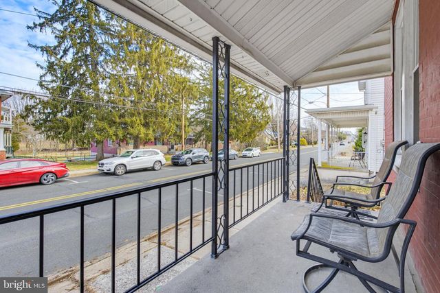 244 E HIGH ST, Womelsdorf, PA 19567