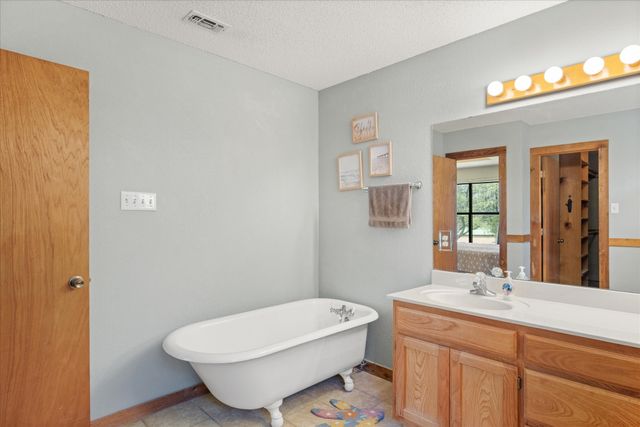 1170 Diamond Oaks Road, Stephenville, TX 76401