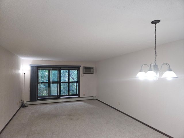 1855 Silver Bell Road 314, Eagan, MN 55122