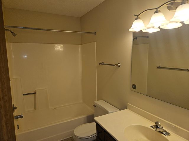 1855 Silver Bell Road 314, Eagan, MN 55122