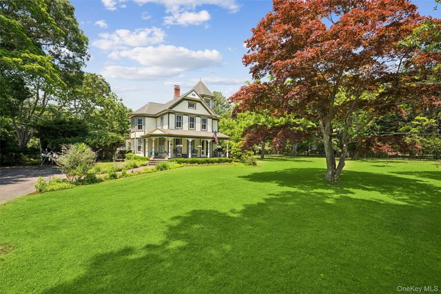 60 Union Avenue, Center Moriches, NY 11934