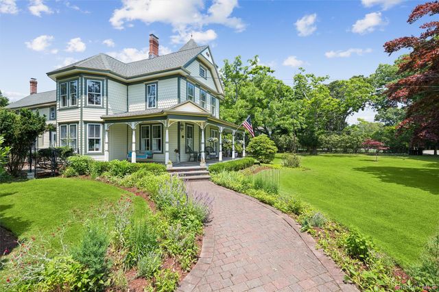 60 Union Avenue, Center Moriches, NY 11934