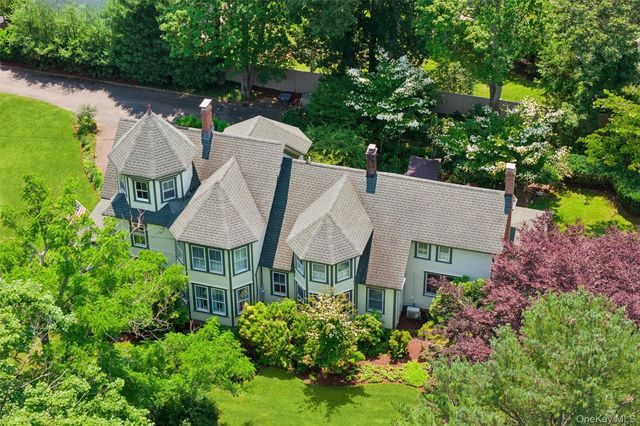 60 Union Avenue, Center Moriches, NY 11934