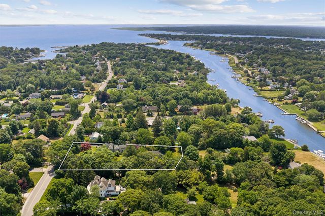 60 Union Avenue, Center Moriches, NY 11934