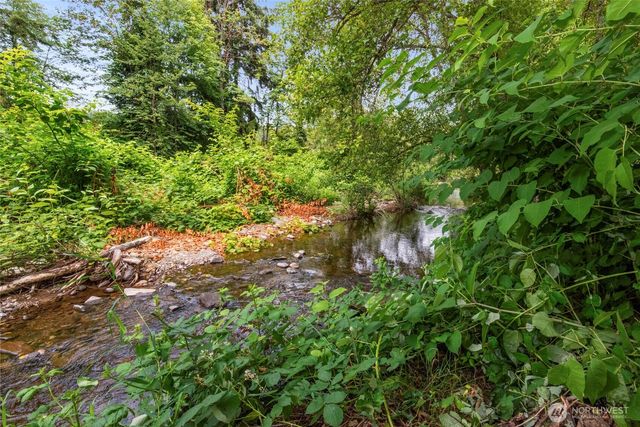 309 Highway 162 E, South Prairie, WA 98385