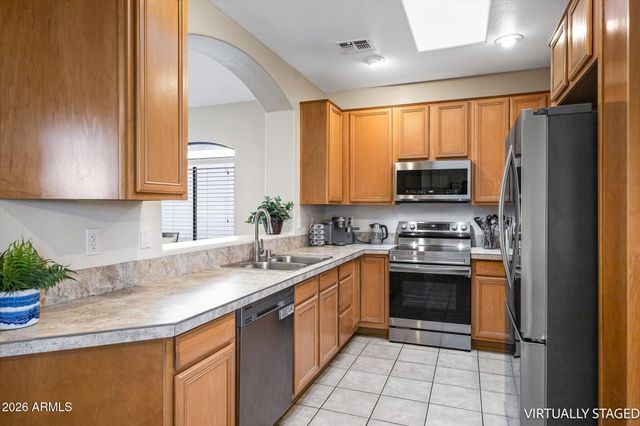 276 E ASHURST Drive, Phoenix, AZ 85048