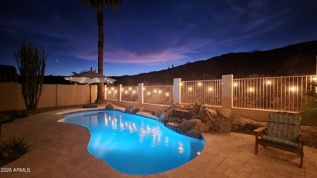 276 E ASHURST Drive, Phoenix, AZ 85048