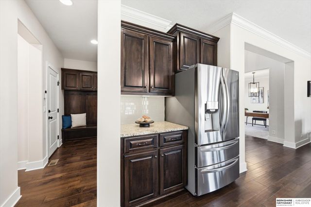 2396 S 218 Avenue, Elkhorn, NE 68022