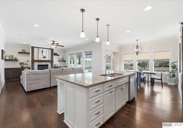 2396 S 218 Avenue, Elkhorn, NE 68022