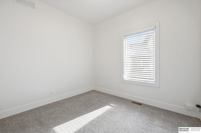 2396 S 218 Avenue, Elkhorn, NE 68022