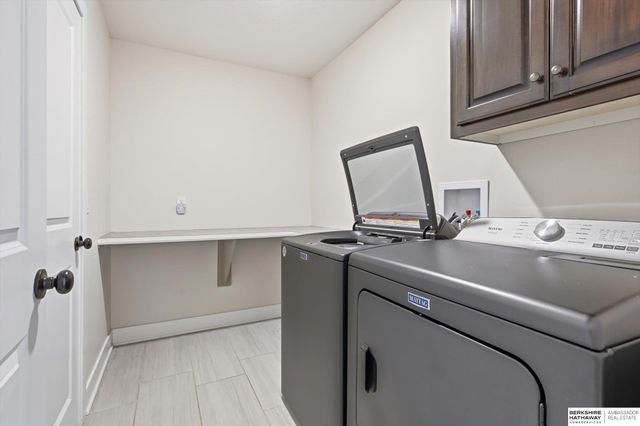 2396 S 218 Avenue, Elkhorn, NE 68022