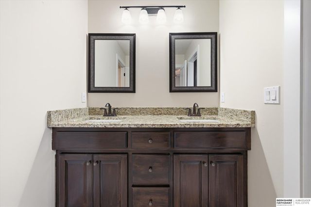 2396 S 218 Avenue, Elkhorn, NE 68022