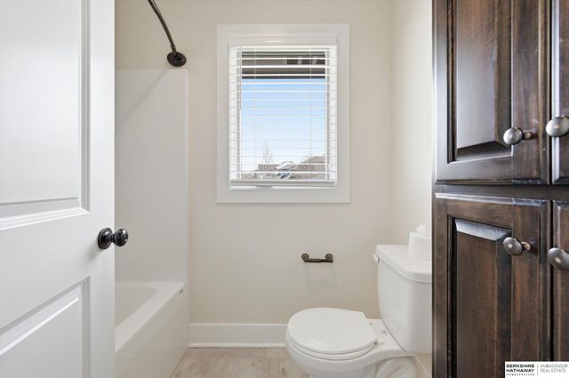 2396 S 218 Avenue, Elkhorn, NE 68022