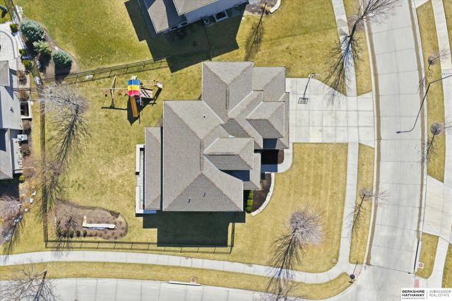 2396 S 218 Avenue, Elkhorn, NE 68022