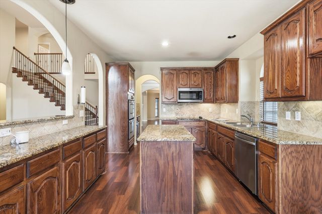 5038 W Fall Drive, Midlothian, TX 76065