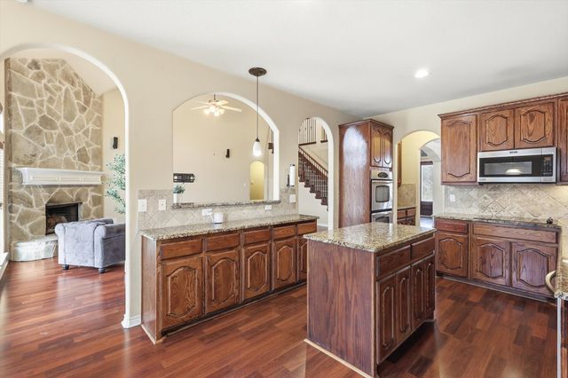 5038 W Fall Drive, Midlothian, TX 76065