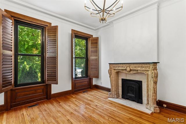 1916 Rutger Street, St Louis, MO 63104