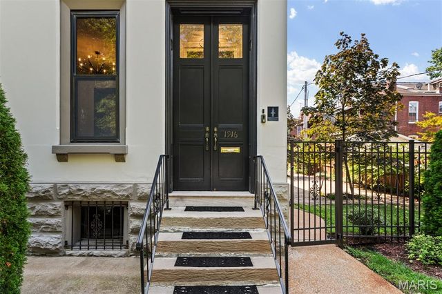 1916 Rutger Street, St Louis, MO 63104