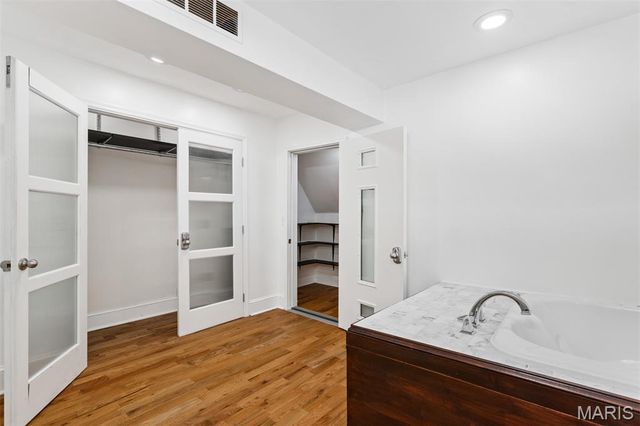 1916 Rutger Street, St Louis, MO 63104