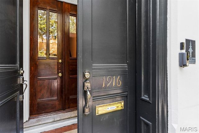 1916 Rutger Street, St Louis, MO 63104
