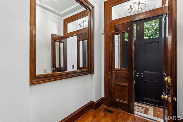 1916 Rutger Street, St Louis, MO 63104