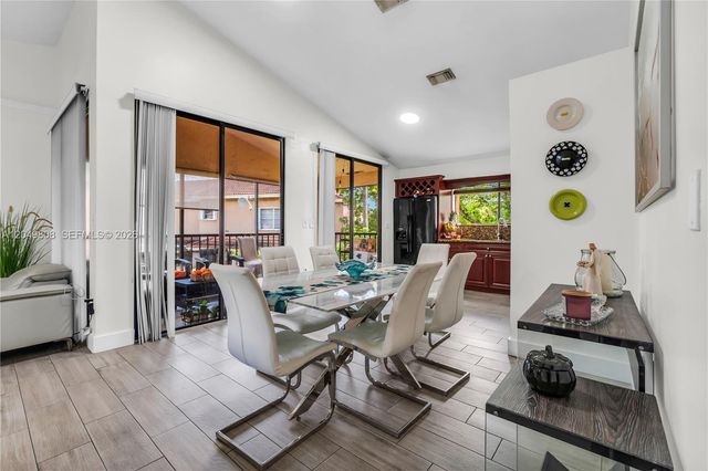 8211 NW 191st St 3-H, Hialeah, FL 33015