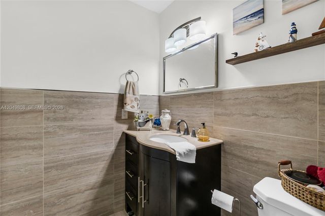 8211 NW 191st St 3-H, Hialeah, FL 33015