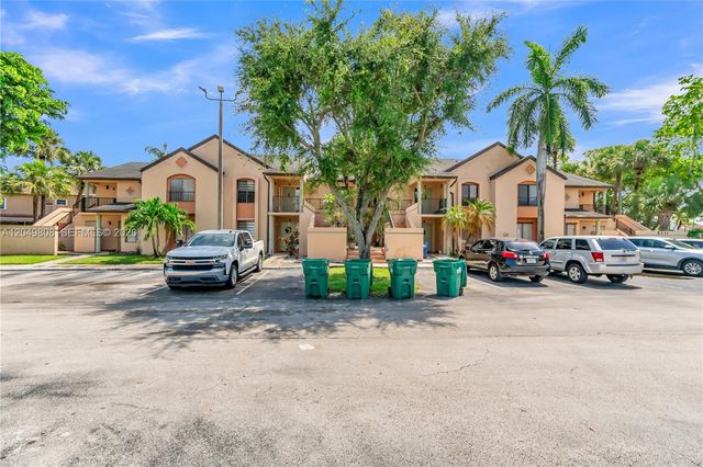 8211 NW 191st St 3-H, Hialeah, FL 33015