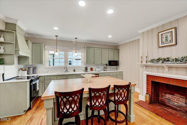 402 N Main Street, Four Oaks, NC 27524