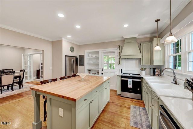 402 N Main Street, Four Oaks, NC 27524