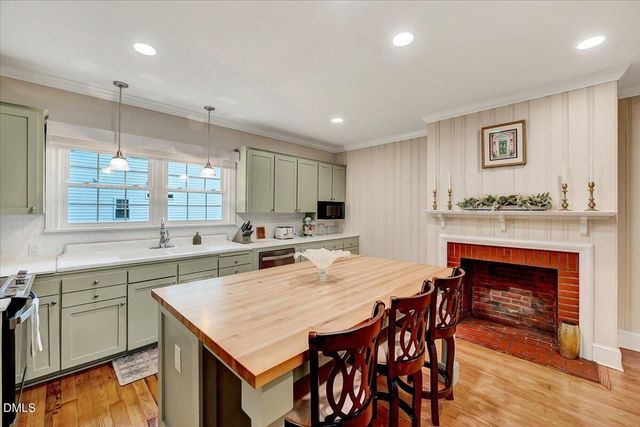 402 N Main Street, Four Oaks, NC 27524
